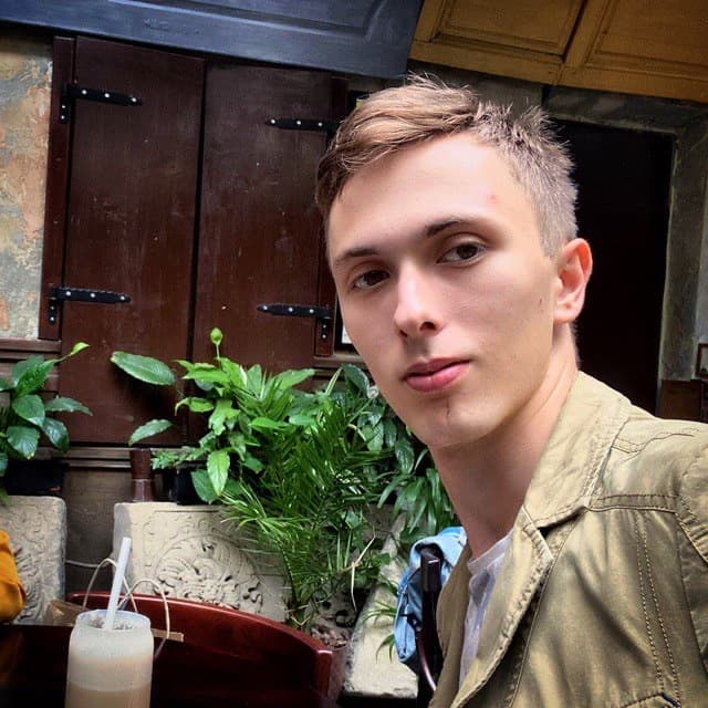 Роман — English Teacher